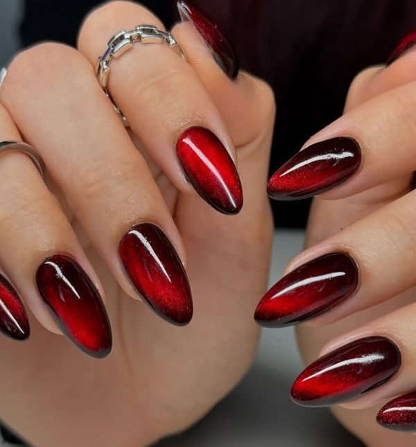 Crveni stakleni nokti