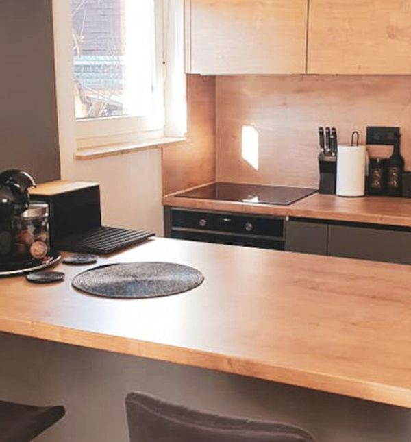 Savršeno uređena mala kuhinja s otokom zagrebačkog stana od 52 kvadrata