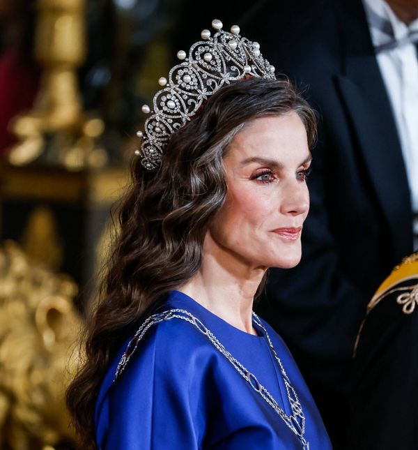 Kraljica Letizia kosu je oblikovala u valove