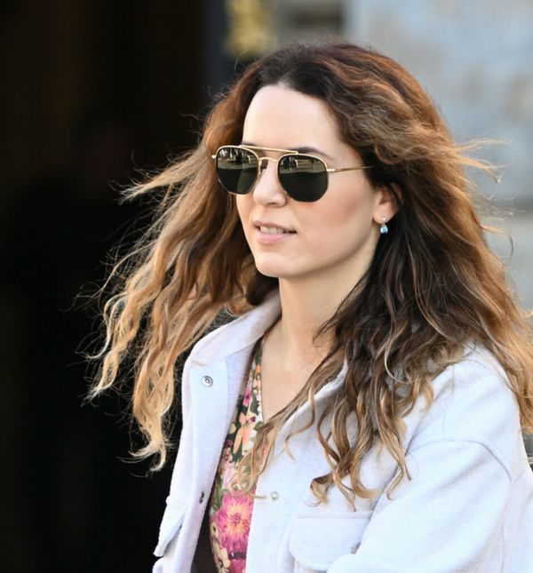 Street style mama iz centra Zagreba pokazala je da cvjetni uzorak sjajno funkcionira i u jesenskim street style izdanjima