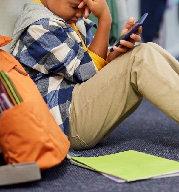 Djeca u Hrvatskoj danas svoj prvi mobitel dobiju s prosječnih osam godina