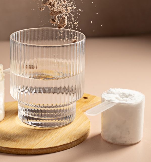 Kreatin je jedan od najpoznatijih i najistraženijih suplemenata u svijetu fitnessa i sporta