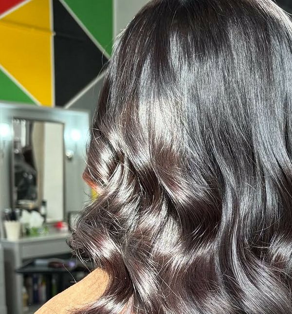 Riječ je o tamnijoj, dubokoj smeđoj nijansi inspiriranoj bogatom bojom svježeg espressa