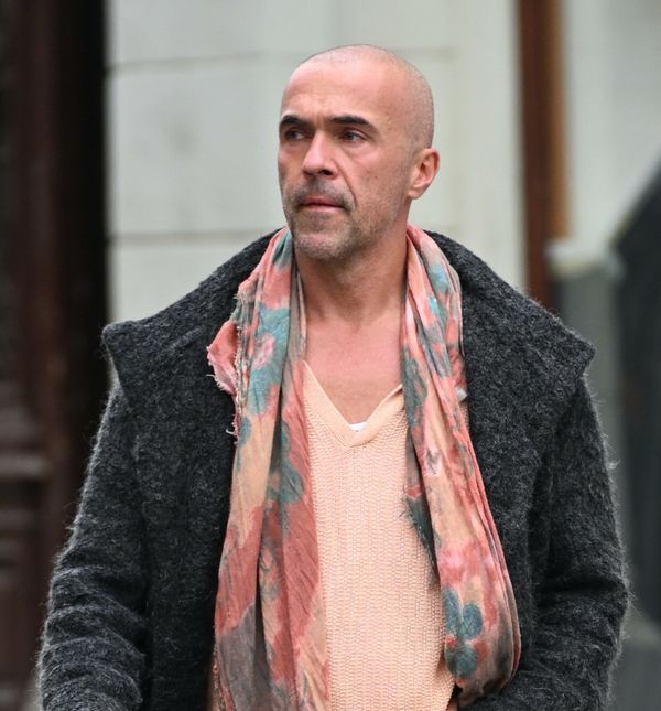 Muška street style kombinacija u nježnoj boji breskve