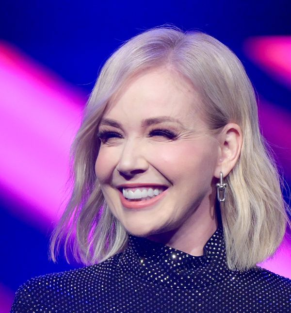 Jelena Rozga pokazala je sjajno dnevno izdanje u trapericama trapez kroja