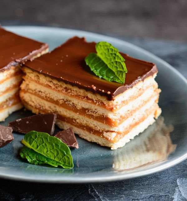 Recept za sočni kolač od keksa i pudinga gotov za tren