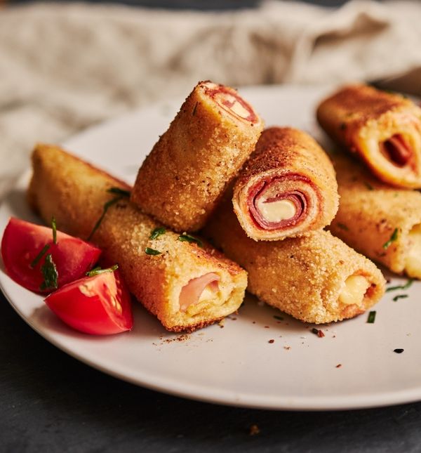 Pohane palačinke punjenje šunkom i sirom