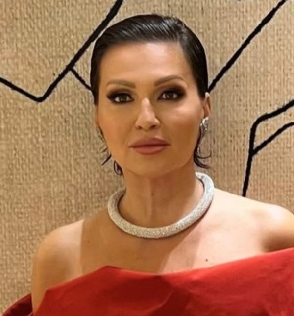 Nina Badrić u sjajnom crvenom izdanju