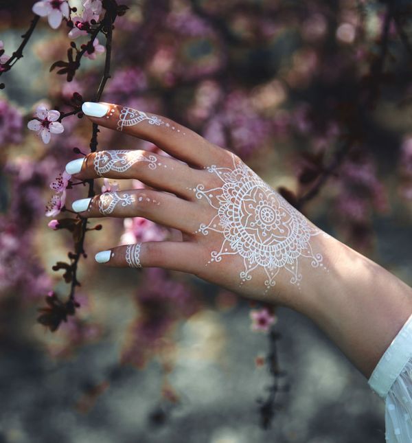 Bijele su tetovaže idealne za one koje vole decentnije tetovaže