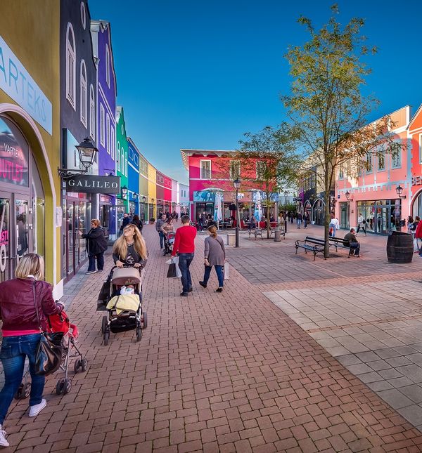 Roses slavi 10. rođendan