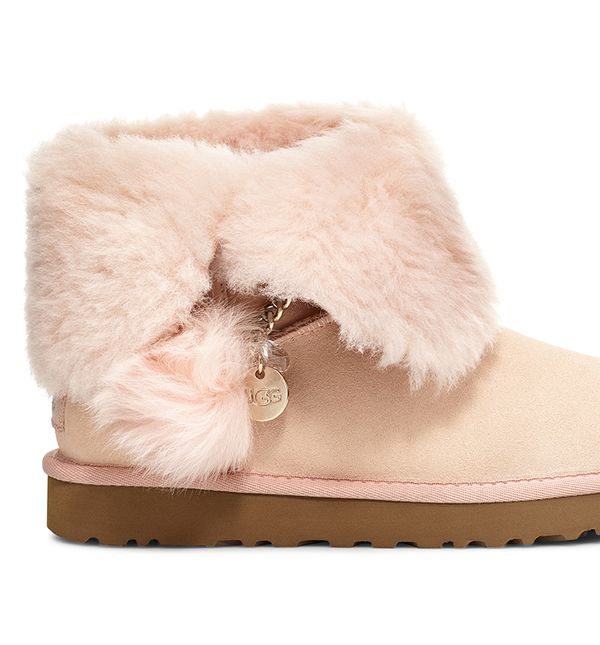 Novi modeli UGG čizama ukrašeni su kristalima, pomponima i mašnama