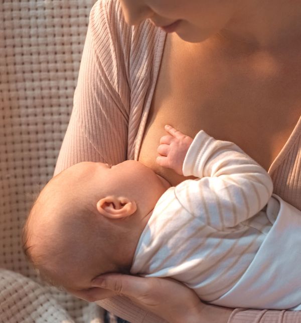 Tijekom dojenja može se dogoditi da mlijeko silovito izlazi iz dojke