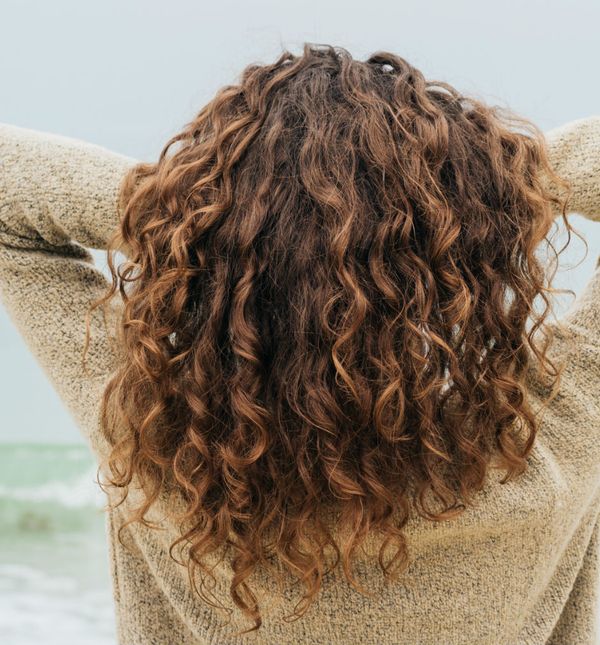 Ako želite osvježiti kosu, jedna opcija je kombinacija toplih i hladnih tonova smeđe boje