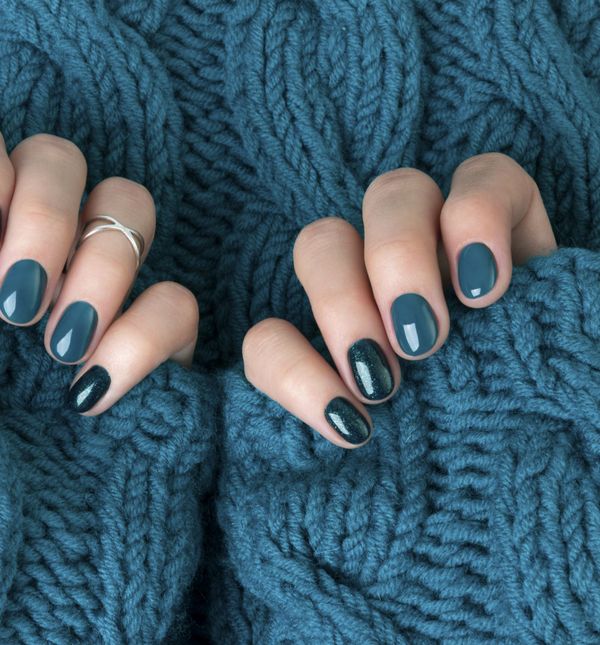 Lijepi nokti i toplo pletivo savršen su spoj