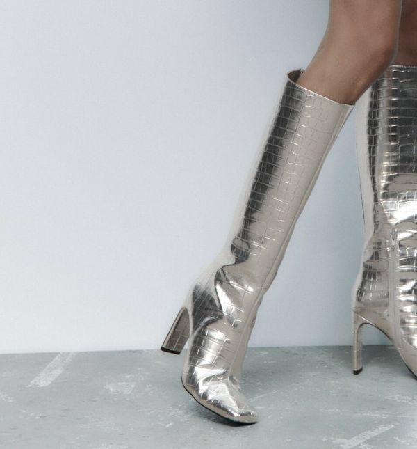 Laminirane čizme s potpeticom dolaze u srebrnoj i zelenoj boji
