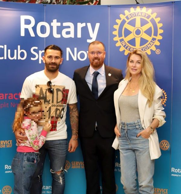 Marko Livaja i Iris Rajčić s kćeri