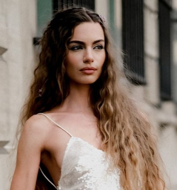 Mara Lafontan u haljini The New Arrivals