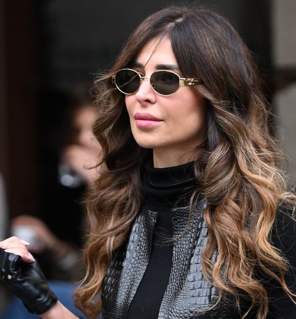 Zgodna dama sa špice u odličnoj haljini brenda Junya Watanabe