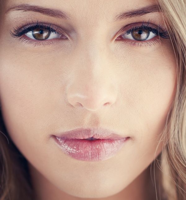 Podloga za lice prvi je korak šminkanja, čak i onog minimalističkog