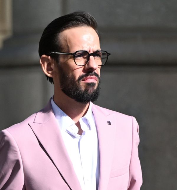 Muški street style u ružičastom sakou