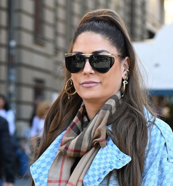 Zgodna dama na zagrebačkoj špici u papučama Funkette