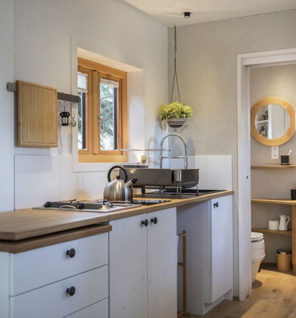 Jako mala kuća uređena savršeno