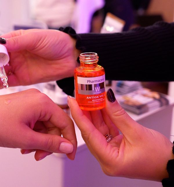 Pharmaceris W-Antiox Vit. C sastoji se od biološki aktivnog 15%-tnog vitamina C