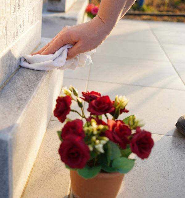 Mramor je porozni kamen i ne podnosi aplikaciju kiseline