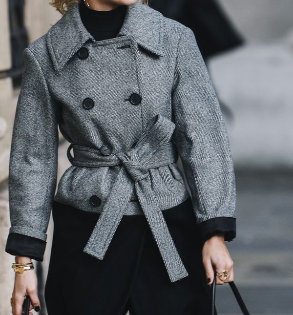 Kratki kaputi izgledaju sjajno uz traperice