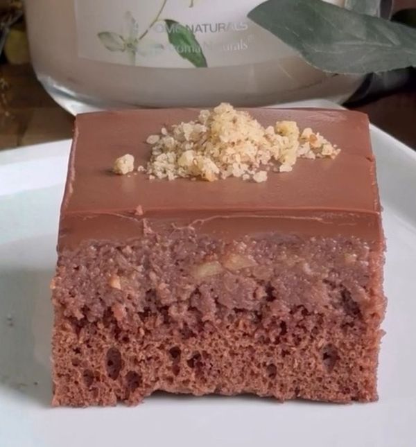 Čokoladni kolač s jabukama