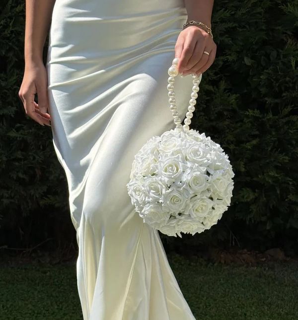 Vjenčani buketi turskog brenda Kalibridal u stilu torbice