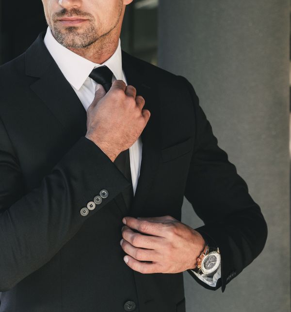 Ruke i ramena žene najčešće prvo primijete na muškarcu