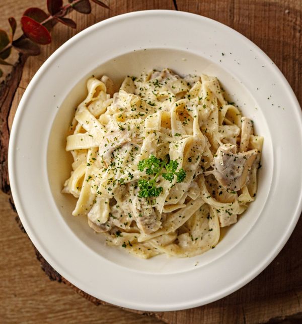 Kremasta tjestenina s piletinom