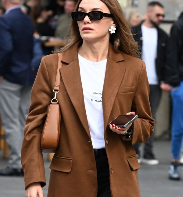 Smeđa boja na zagrebačkoj špici