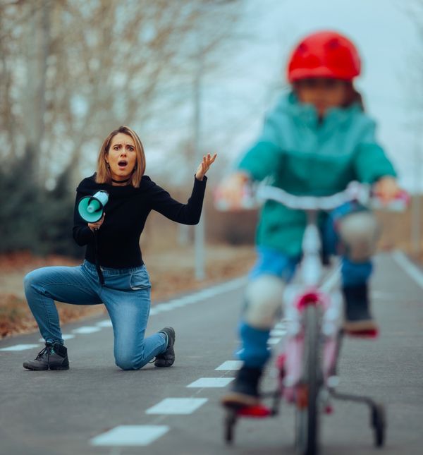 Helikopter roditeljstvo označava pretjeranu uključenost u život djeteta