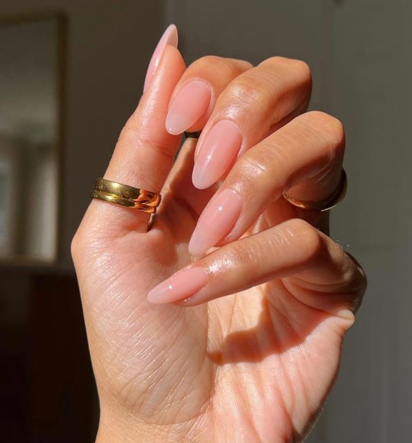 Rosehip oil manikura