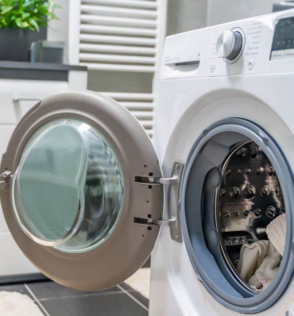 Kombinirana perilica i sušilica rublja praktično je rješenje za manje domove