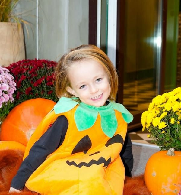 Bloom Tatarinov u kostimu bundeve povodom Noći vještica