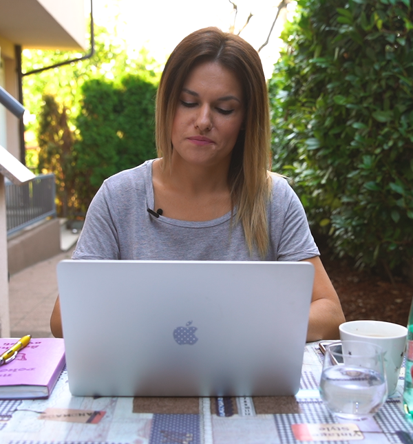 Ana Zibar uživa u toplim danima u svom \'\'uredu\'\' na otvorenom