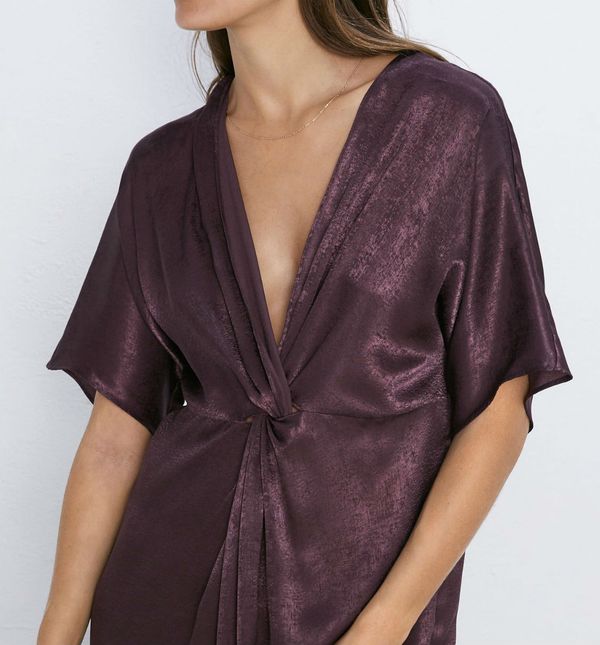 Ponuda svečanih haljina u trgovinama je široka