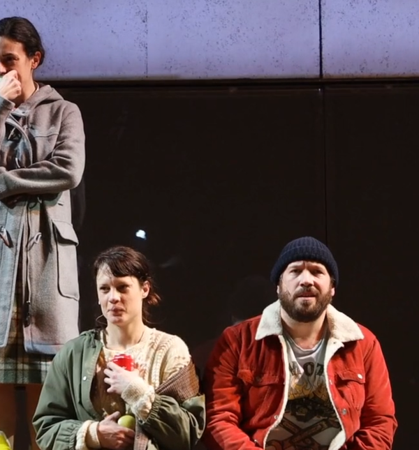 Scena iz predstave Lomeći valove