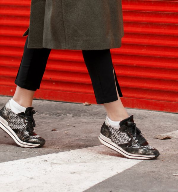 Crne tenisice klasika su koja nam ne može dosaditi