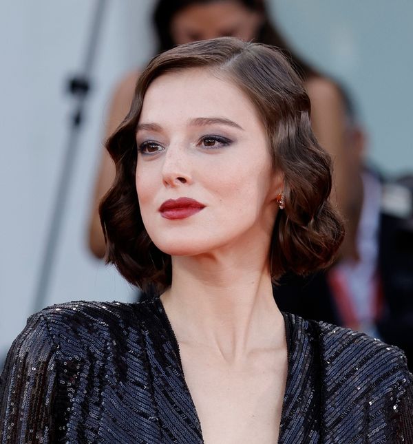 Milena Radulović u haljini Marije Tarlać na 80. Mostri