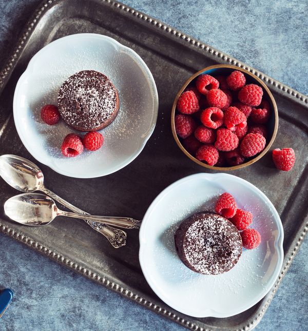 Čokoladne vala kolačiće možete poslužiti uz voće, sladoled ili tučeno slatko vrhnje