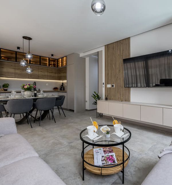 Famozno uređen stan s bazenom u Kaštel Kambelovcu