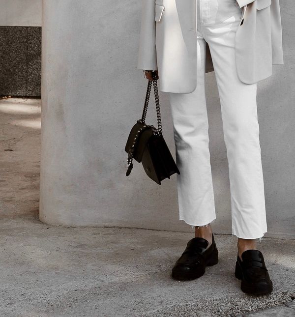 Mokasine u crnoj boji trenutno su jedan od najtraženijih modela obuće