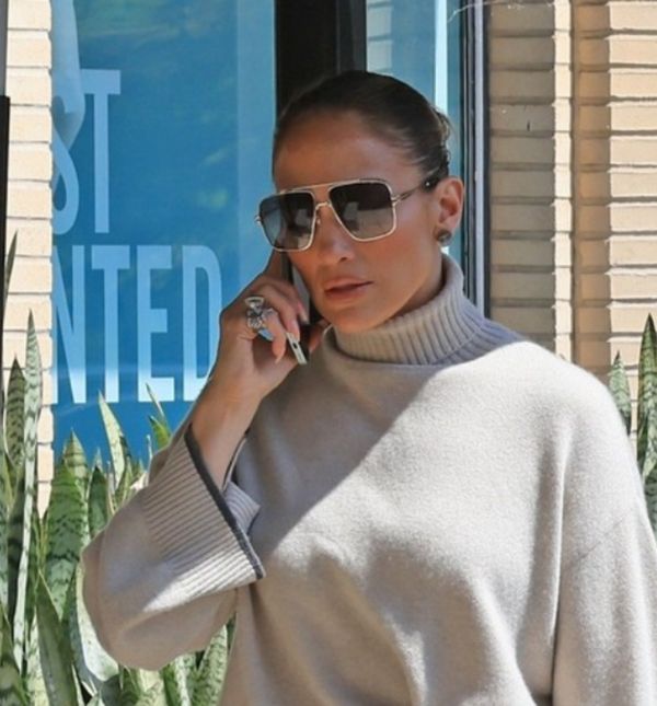 Jennifer Lopez u monokromatskom izdanju