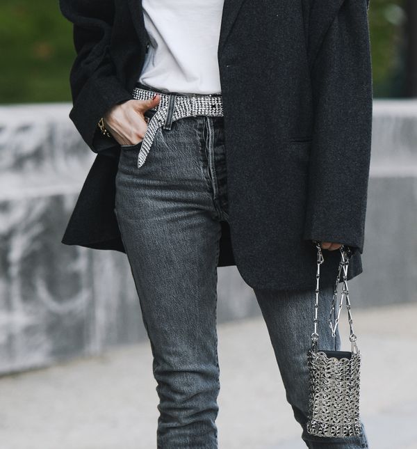 Sive traperice savršen su odabir ako se želimo malo maknuti od klasičnih plavih i crnih modela