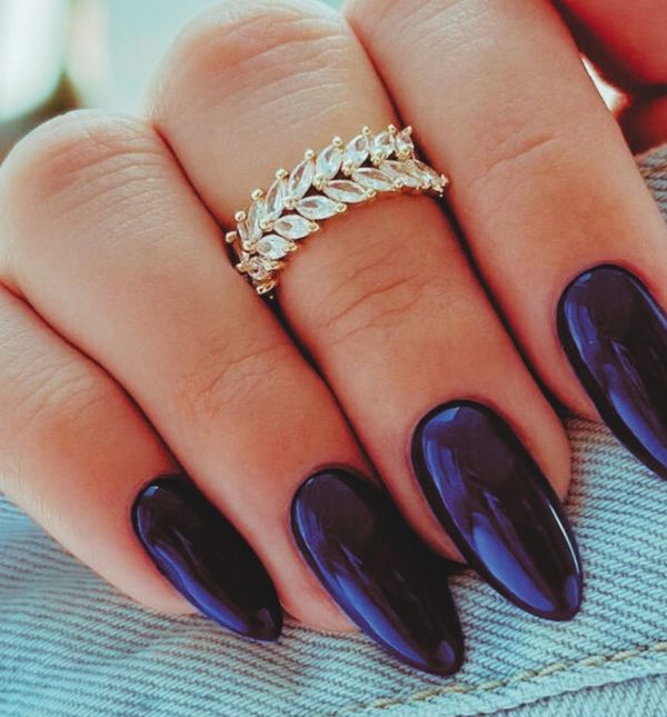 Nokti u boji borovnice novi su jesenski trend