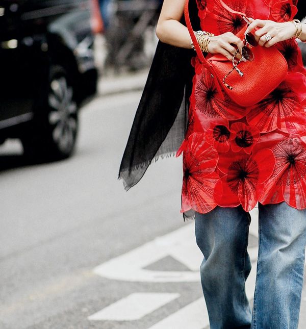 Spoj haljine i hlača u street style izdanju s Tjedna mode